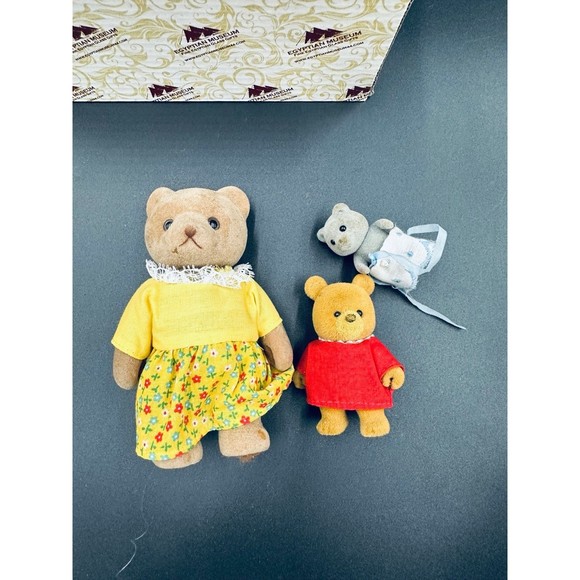 Rare vintage Sylvanian calico critters Lot figures bear family cat - Picture 2 of 4